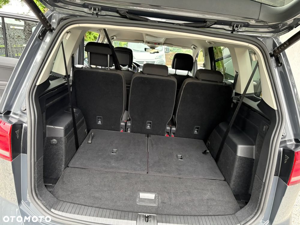 Volkswagen Touran 1.5 TSI EVO Special Edition - 17