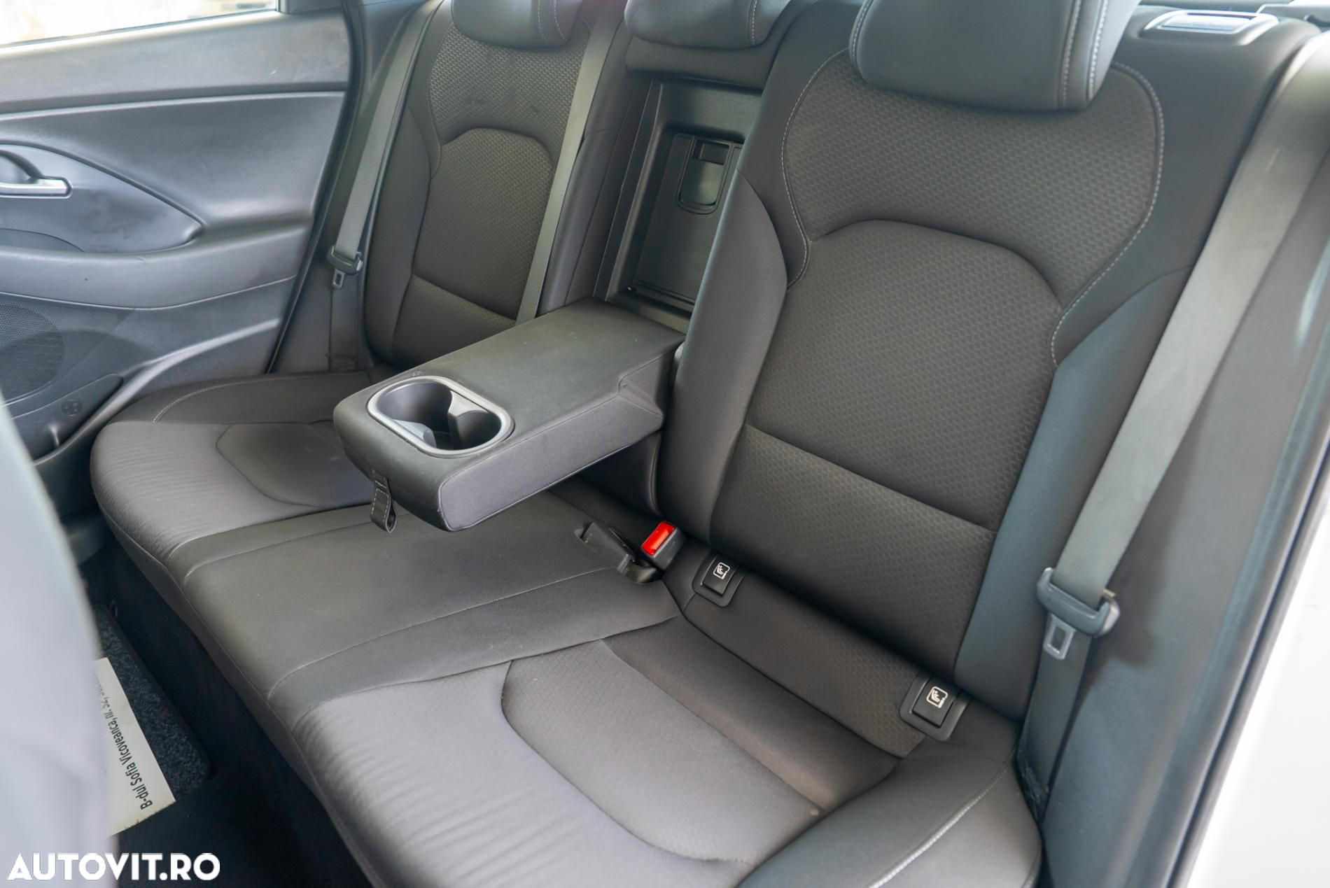 Hyundai i30 1.6 CRDI Automatik Trend - 22