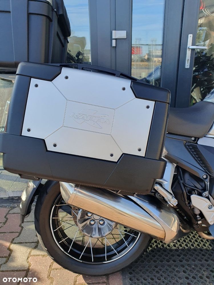 Honda VFR - 25