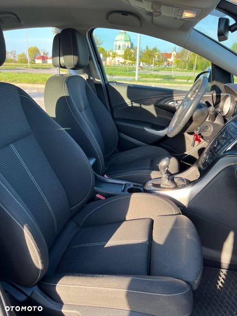 Opel Astra 1.6 T Cosmo - 6