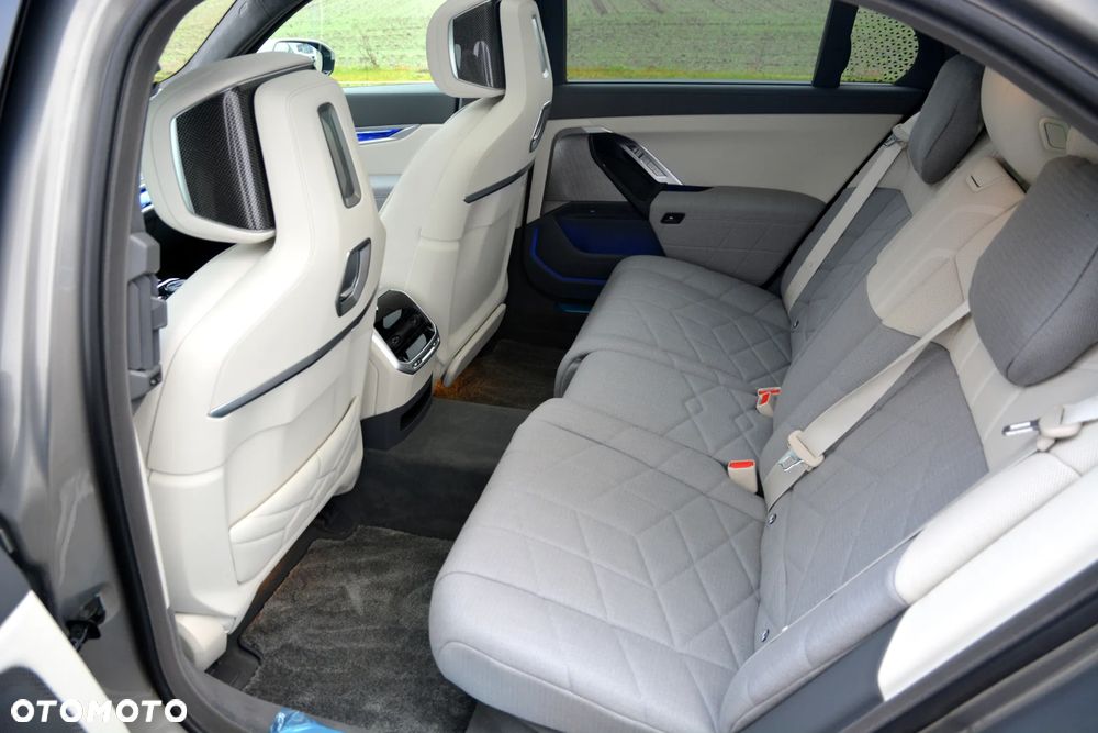 BMW Seria 7 740d xDrive mHEV sport - 12