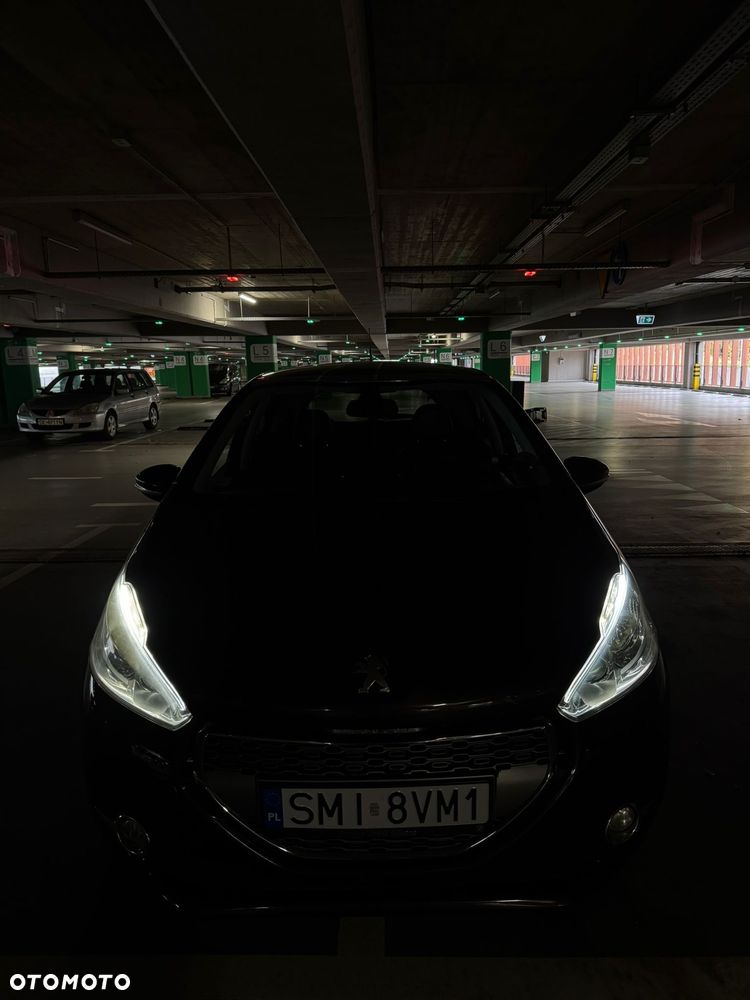 Peugeot 208 e-HDi 115 Stop&Start Allure - 28