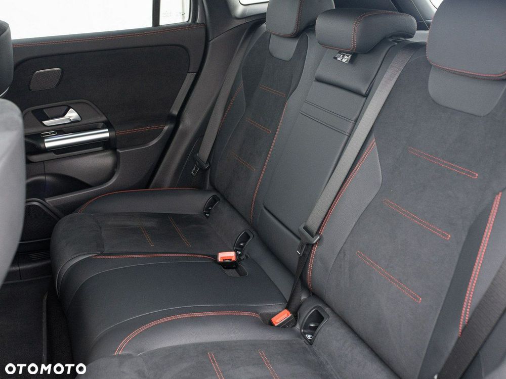 Mercedes-Benz EQA 250 66.5kWh AMG Line - 25