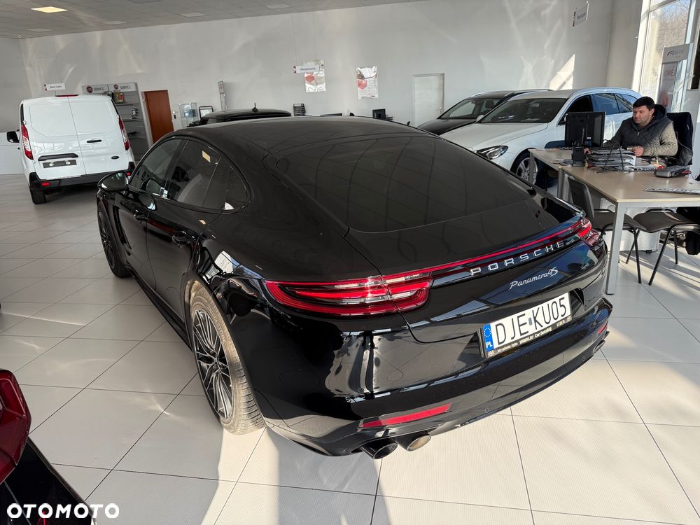 Porsche Panamera - 8
