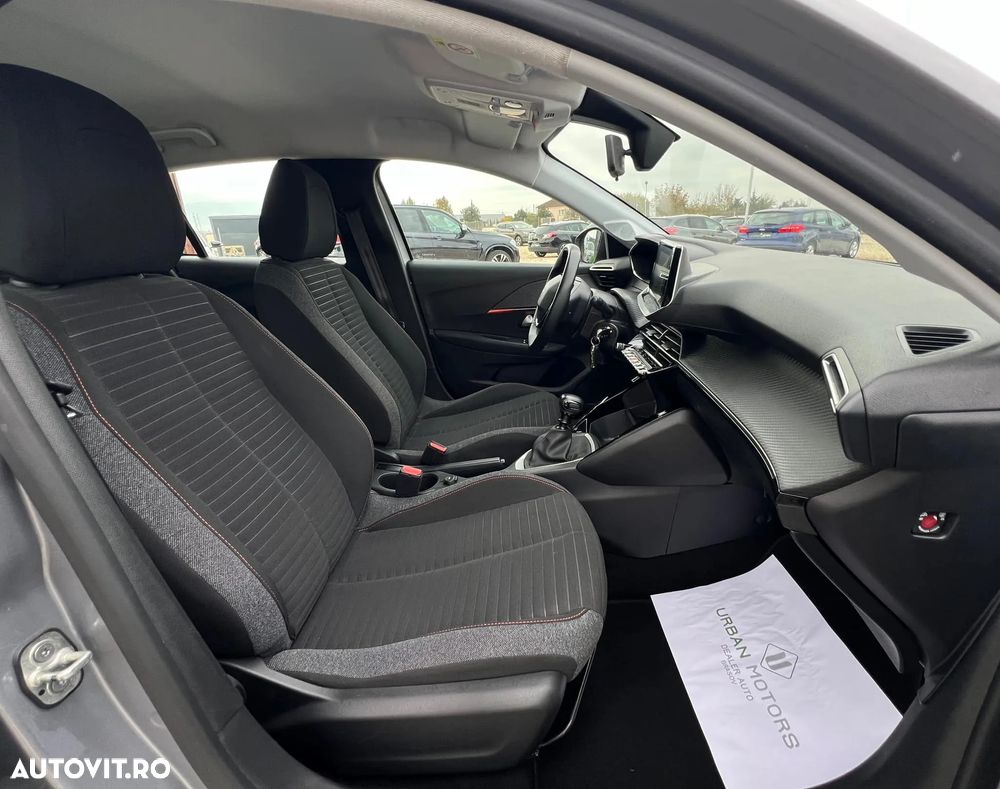 Peugeot 208 PureTech 100 Business - 15