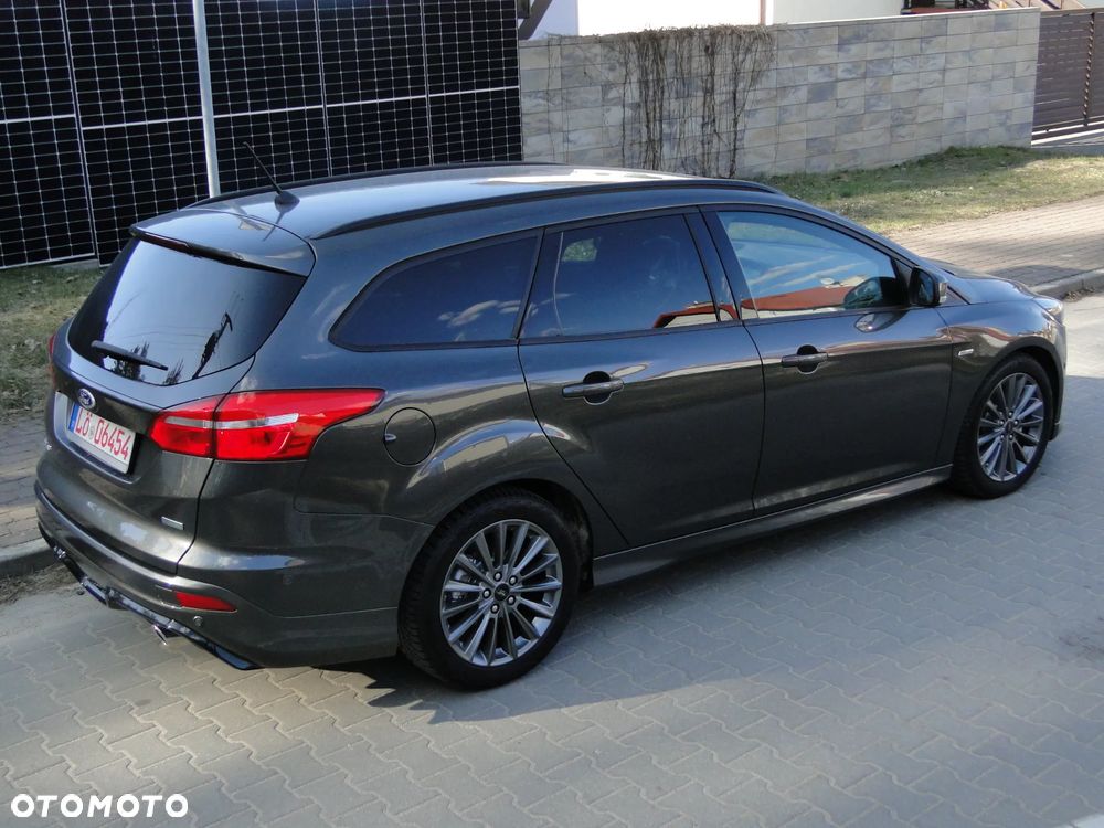 Ford Focus SW 1.5 EcoBoost S&S ST-LINE X - 7