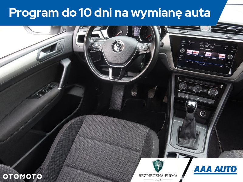 Volkswagen Touran - 8