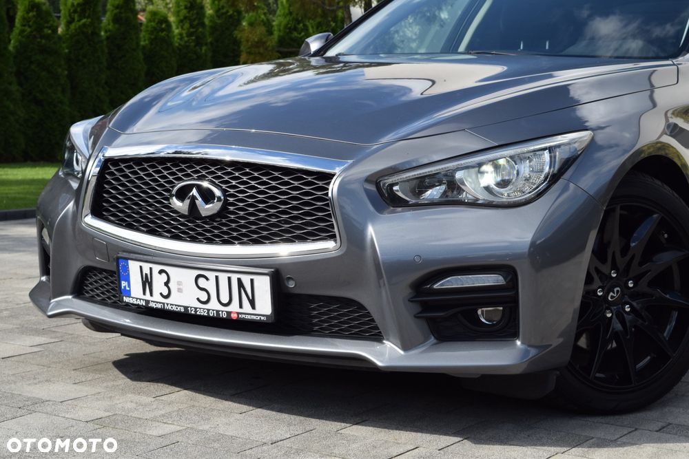Infiniti Q50 2.0t Sport Sound Studio by Bose - 9