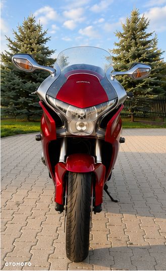 Honda VFR - 8