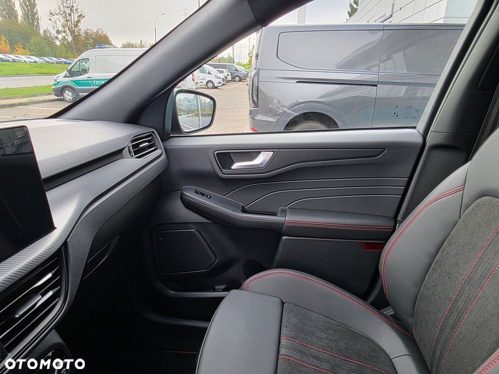 Ford Kuga - 31