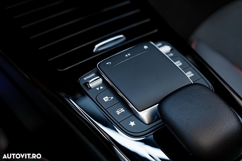 Mercedes-Benz CLA 200 7G-DCT AMG Line - 23