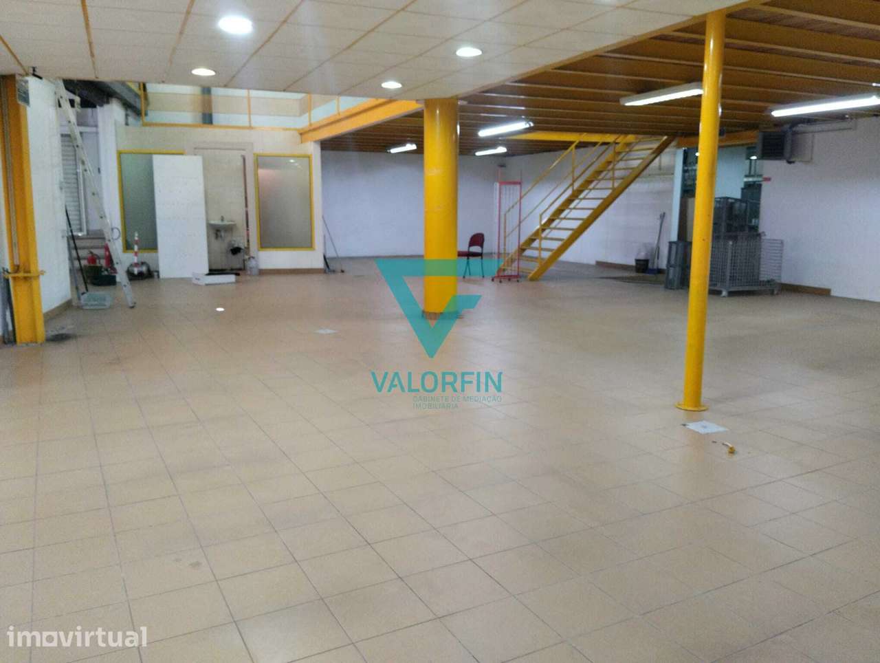 Loja/Armazém com 680m2 - Centro da Marinha Grande - Grande imagem: 3/11