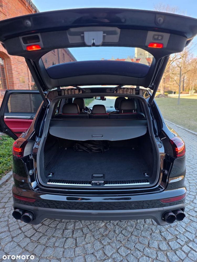 Porsche Cayenne Turbo S Tiptronic S - 34