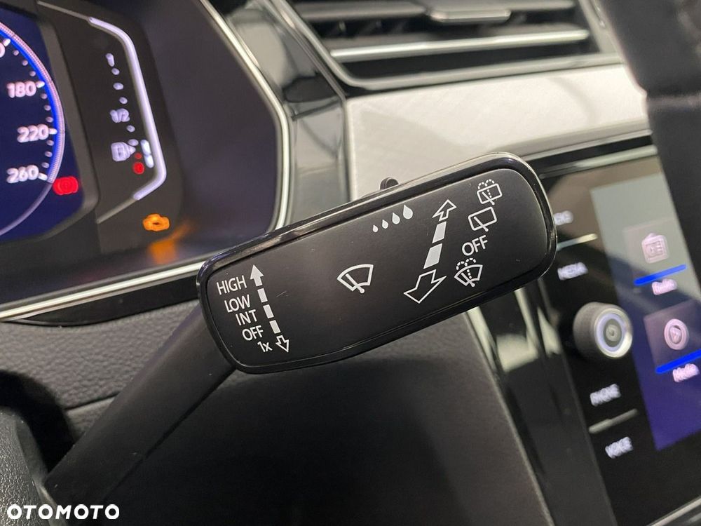 Volkswagen Passat - 25