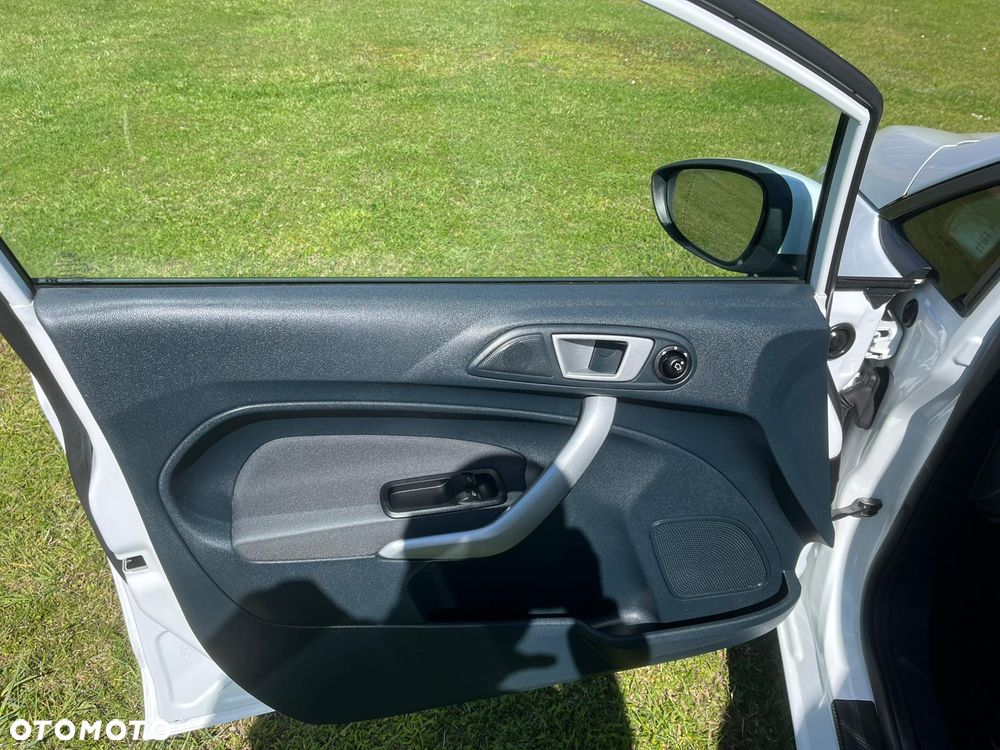 Ford Fiesta 1.25 Champions Edition - 21