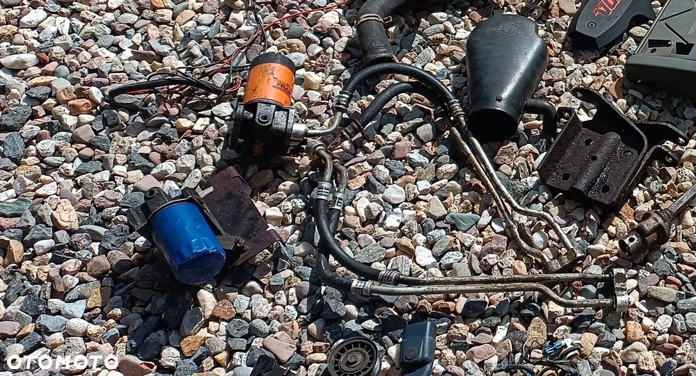 PRZEWODY PRZEWÓD CHŁODZENIA OLEJU SILNIKA CHLODNICY CHEVROLET BLAZER S10 PICKUP GMC JIMMY SONOMA OLDSMOBILE BRAVADA 4.3 4.3L V6 1996 1997 1998 99 00 01 2002 2003 2004 2005 15194579 15730171 15760334 - 1