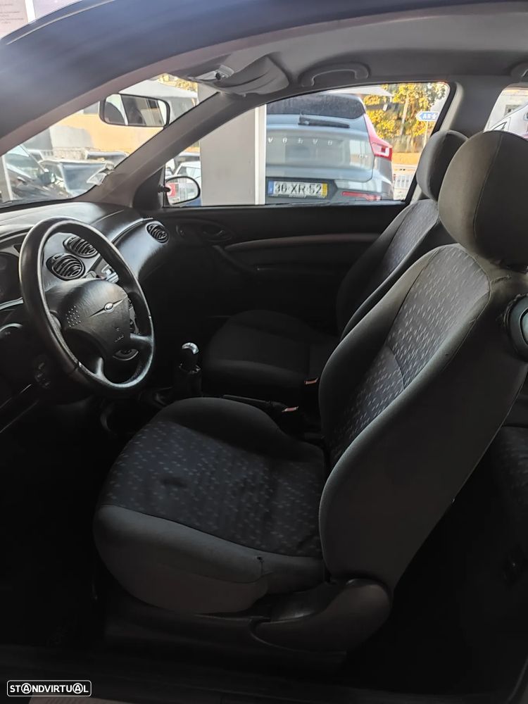 Ford Focus 1.4 Trend - 14