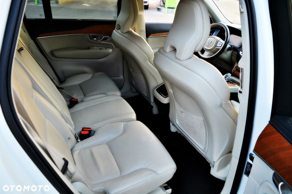 Volvo XC 90 B5 D AWD Inscription 7os - 32