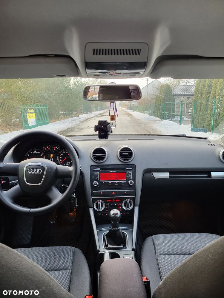 Audi A3 Sportback 1.8 TFSI Ambiente - 11