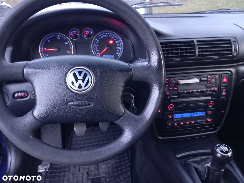 Volkswagen Passat 1.9 TDI - 14
