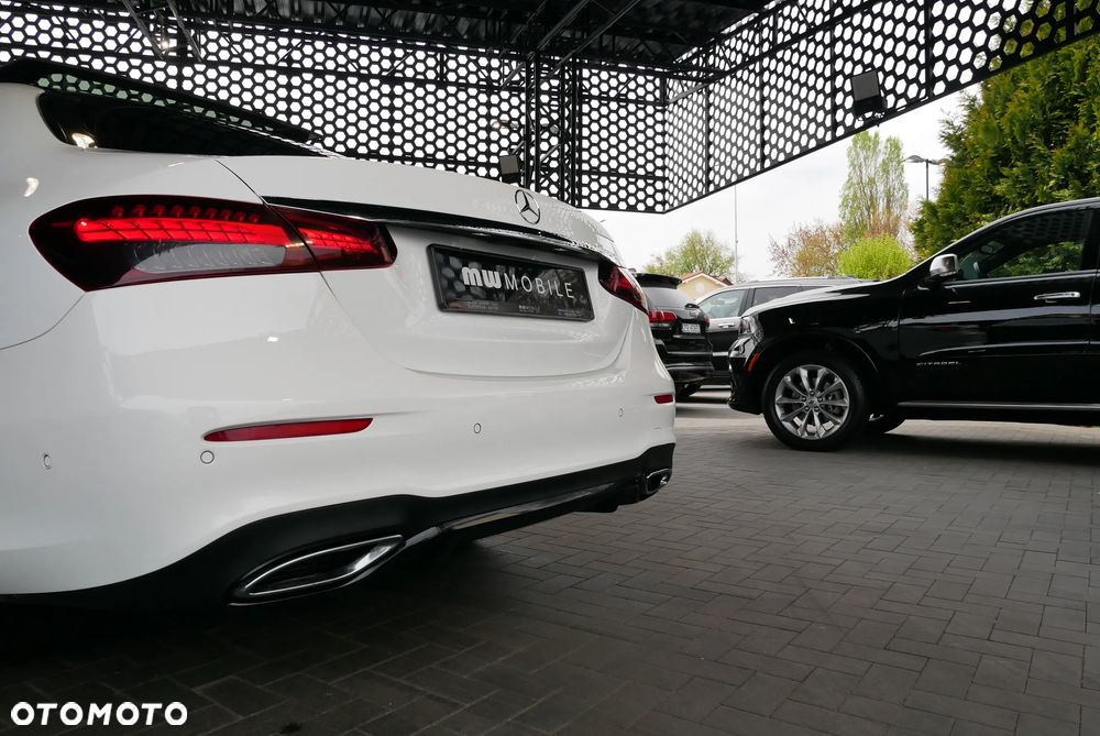 Mercedes-Benz Klasa E 220 d 4Matic 9G-TRONIC AMG Line - 33