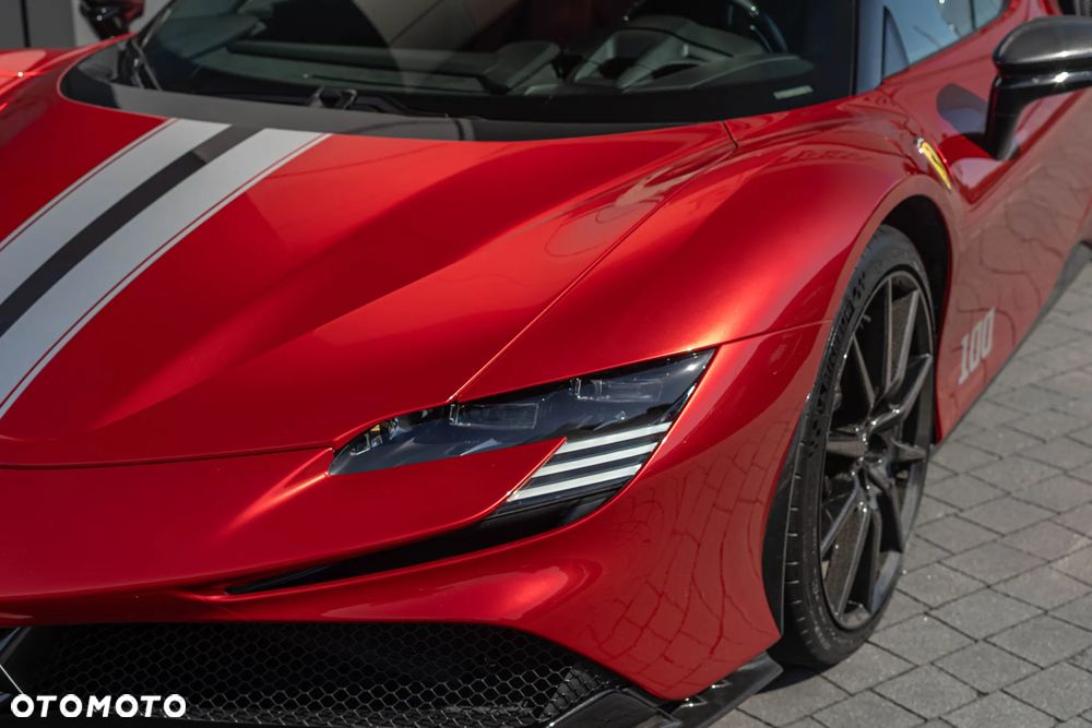 Ferrari SF90 Spider - 11