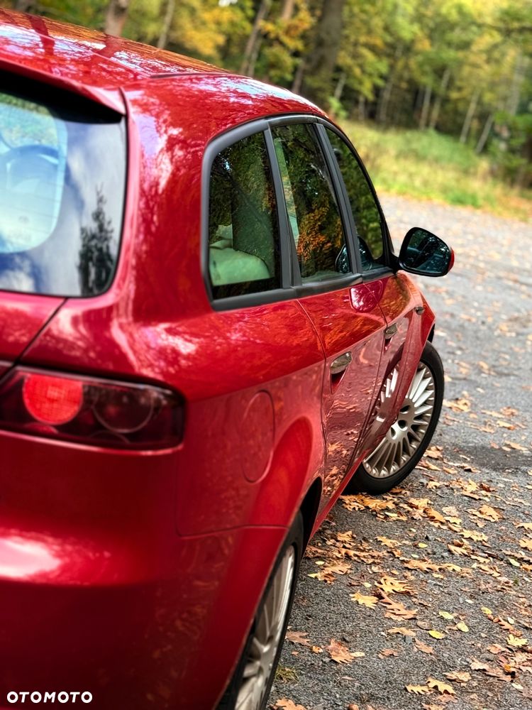 Alfa Romeo 159 2006 photo 4