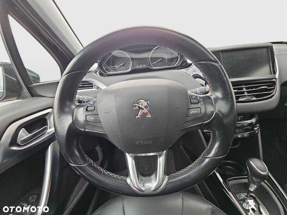 Peugeot 2008 1.2 Pure Tech GPF Allure S&S EAT6 - 19
