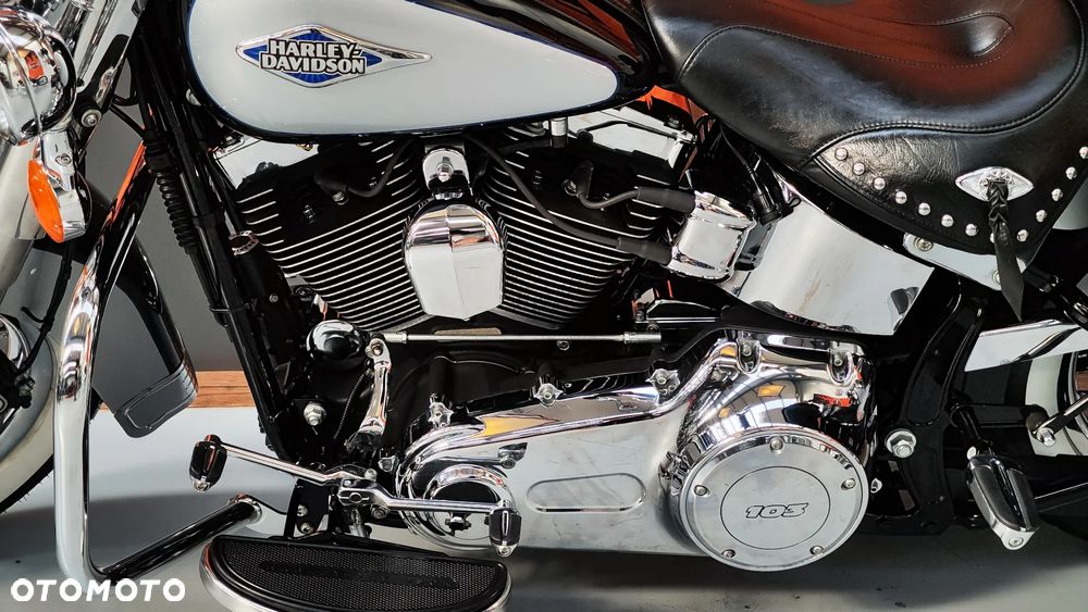 Harley-Davidson Softail Heritage Classic - 26