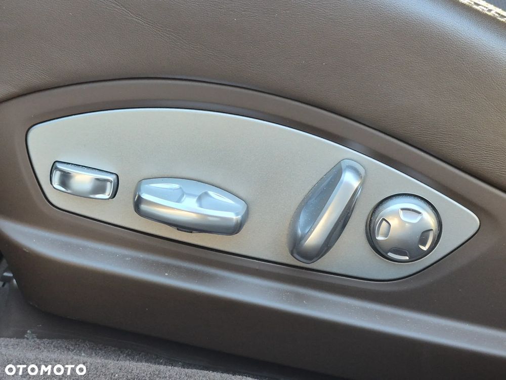 Porsche Panamera 4 Edition - 30