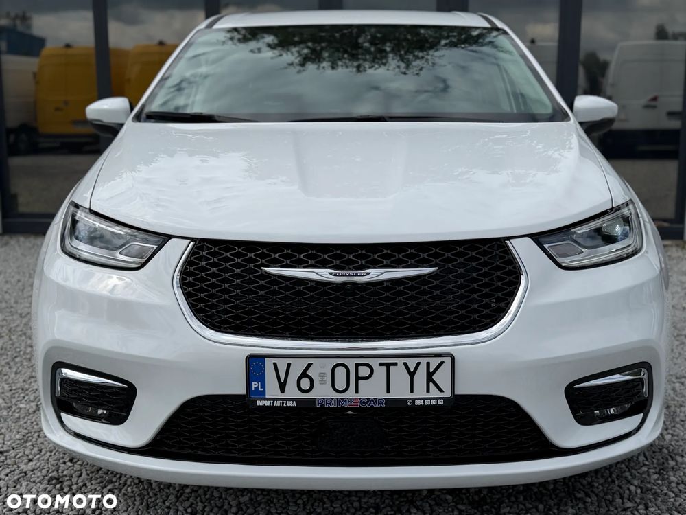 Chrysler Pacifica - 2