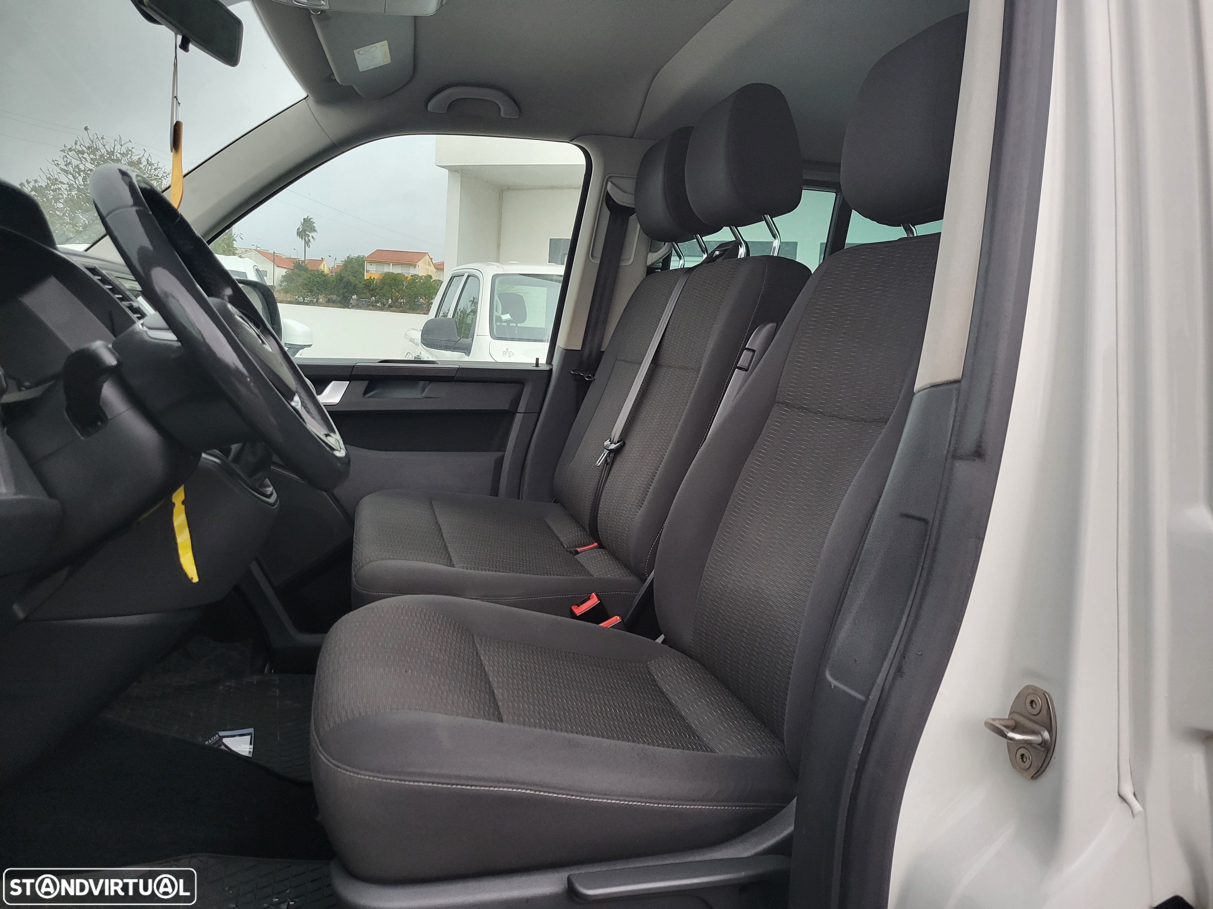 VW Caravelle 2.0 TDi BM Comfortline - 12