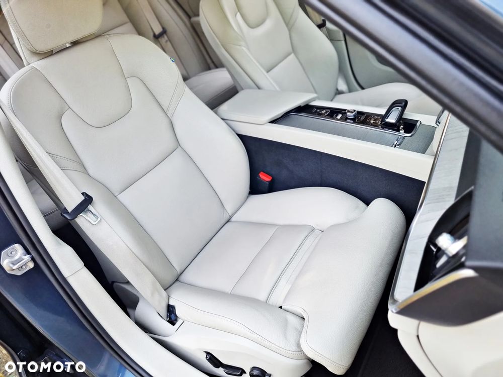 Volvo V60 Cross Country B5 B AWD Plus - 22