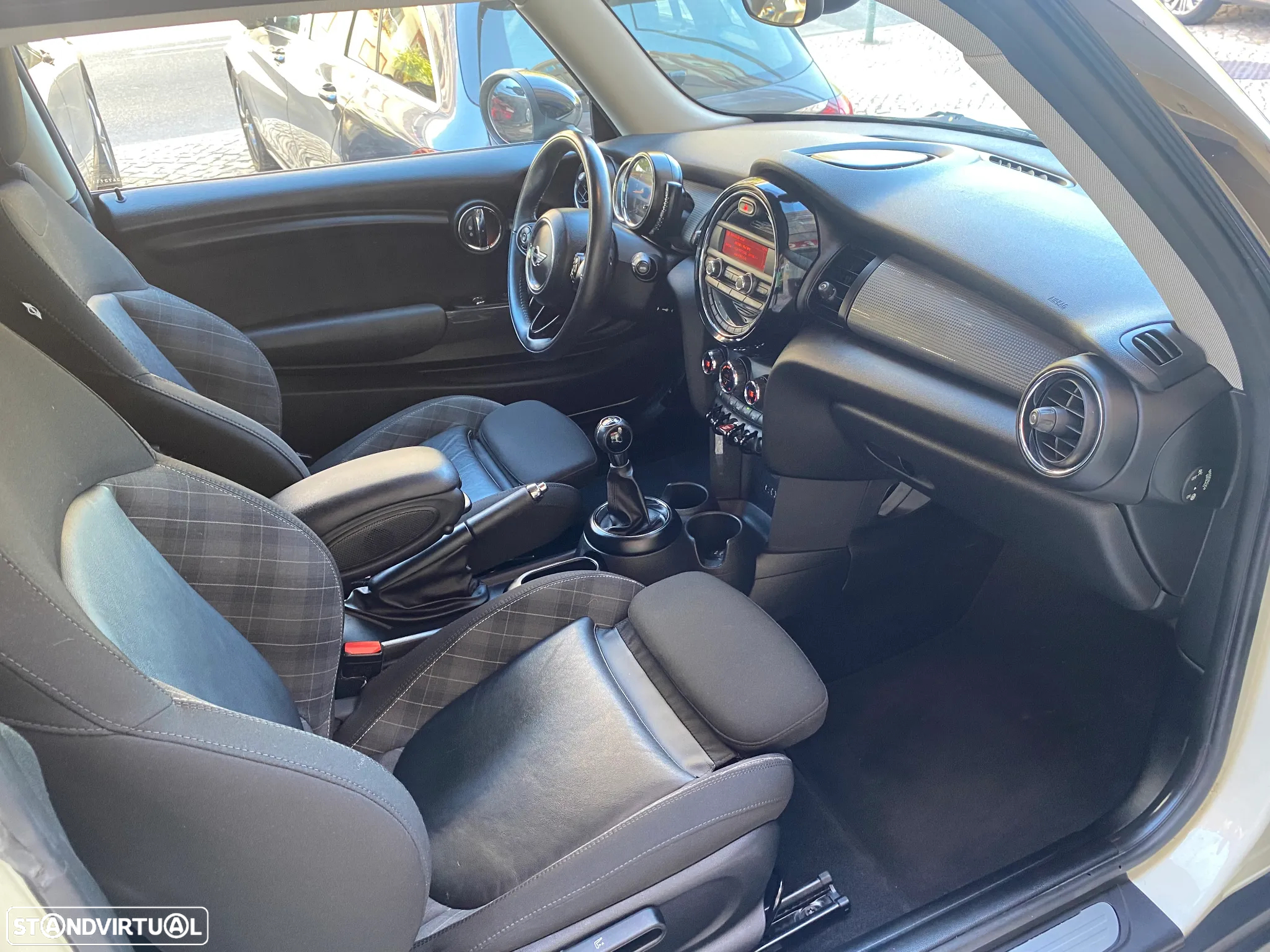 MINI 3 Portas Cooper D Seven Chili - 25