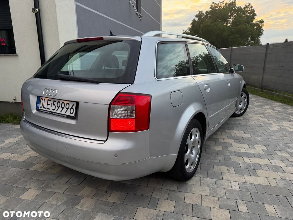 Audi A4 Avant - 4