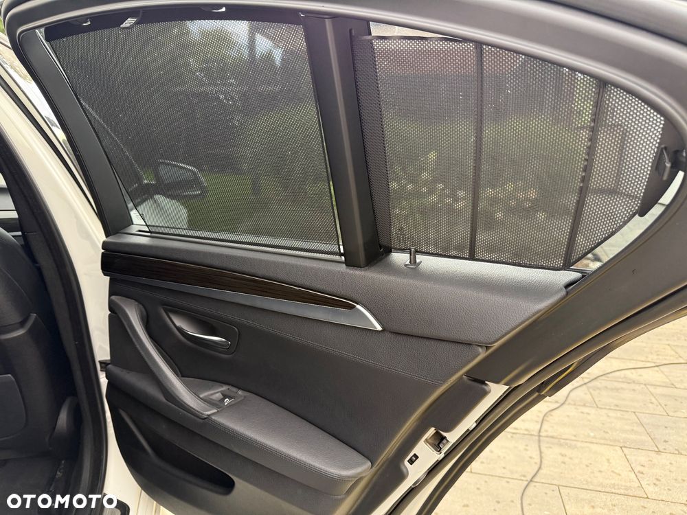 BMW Seria 5 535i Sport-Aut - 39