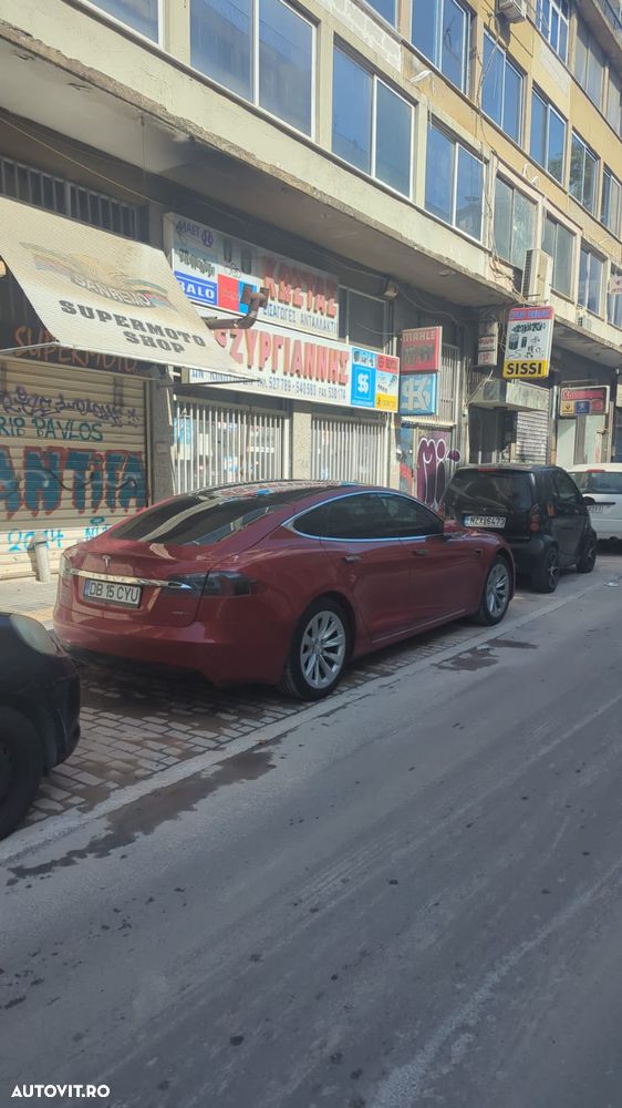 Tesla Model S - 7