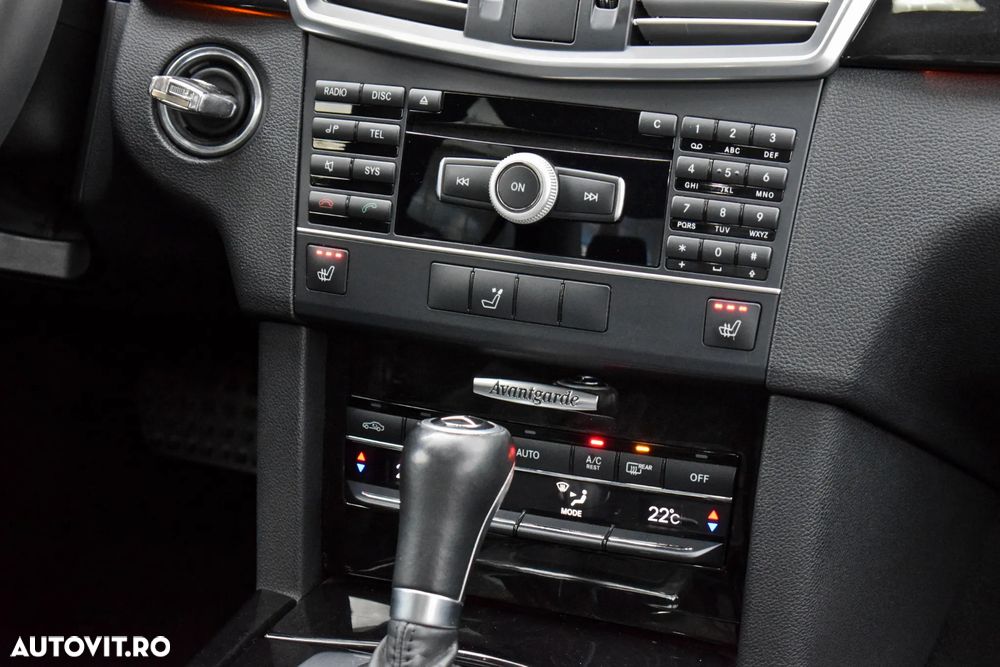 Mercedes-Benz E 220 CDI DPF BlueEFFICIENCY Automatik Avantgarde - 26