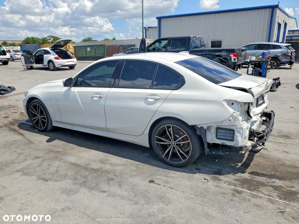 BMW Seria 3 330i - 3