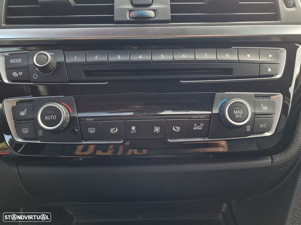 BMW 320 d EfficientDynamics Auto Line Sport - 28