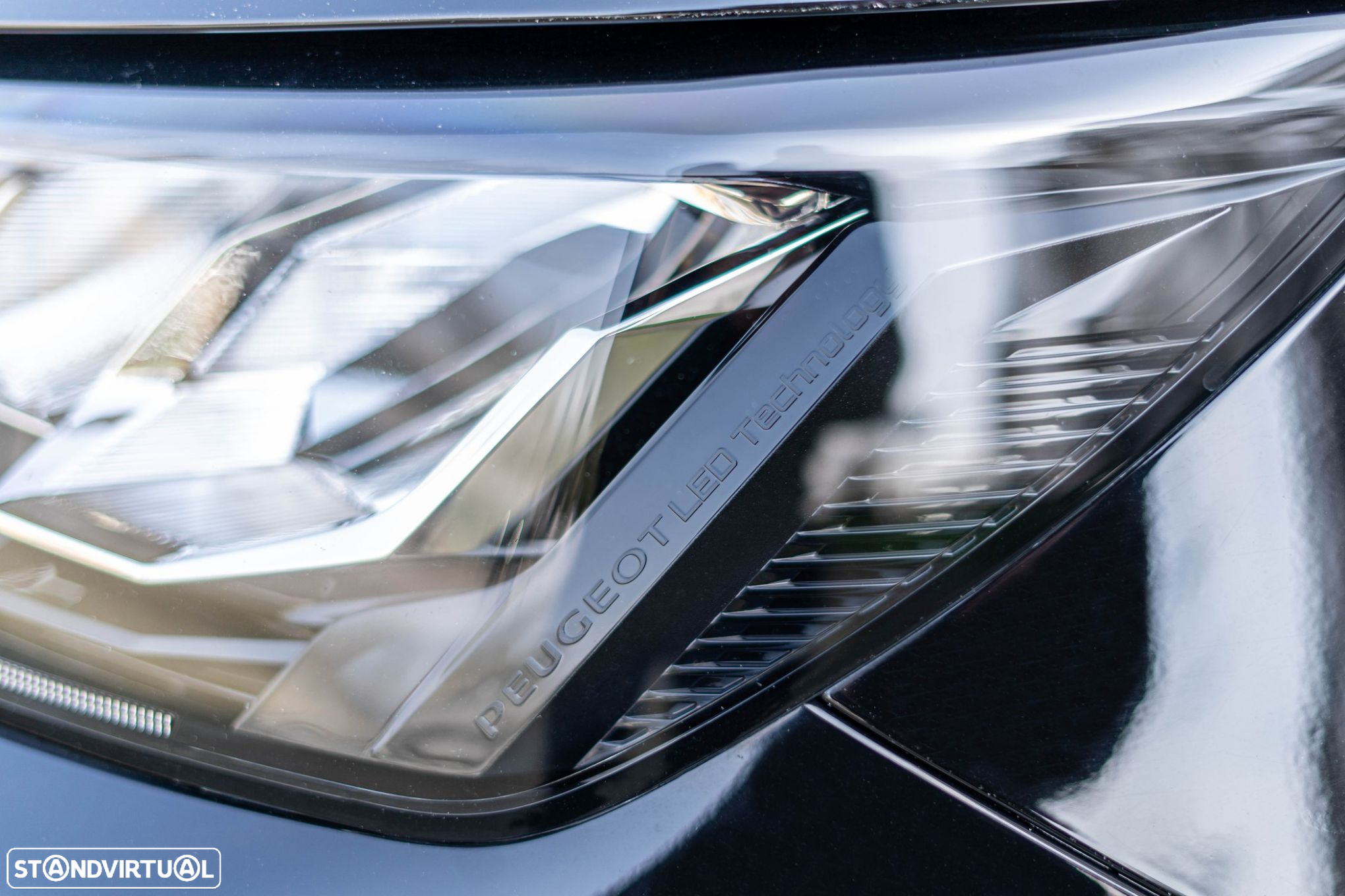 Peugeot 2008 1.2 PureTech Allure Pack - 27