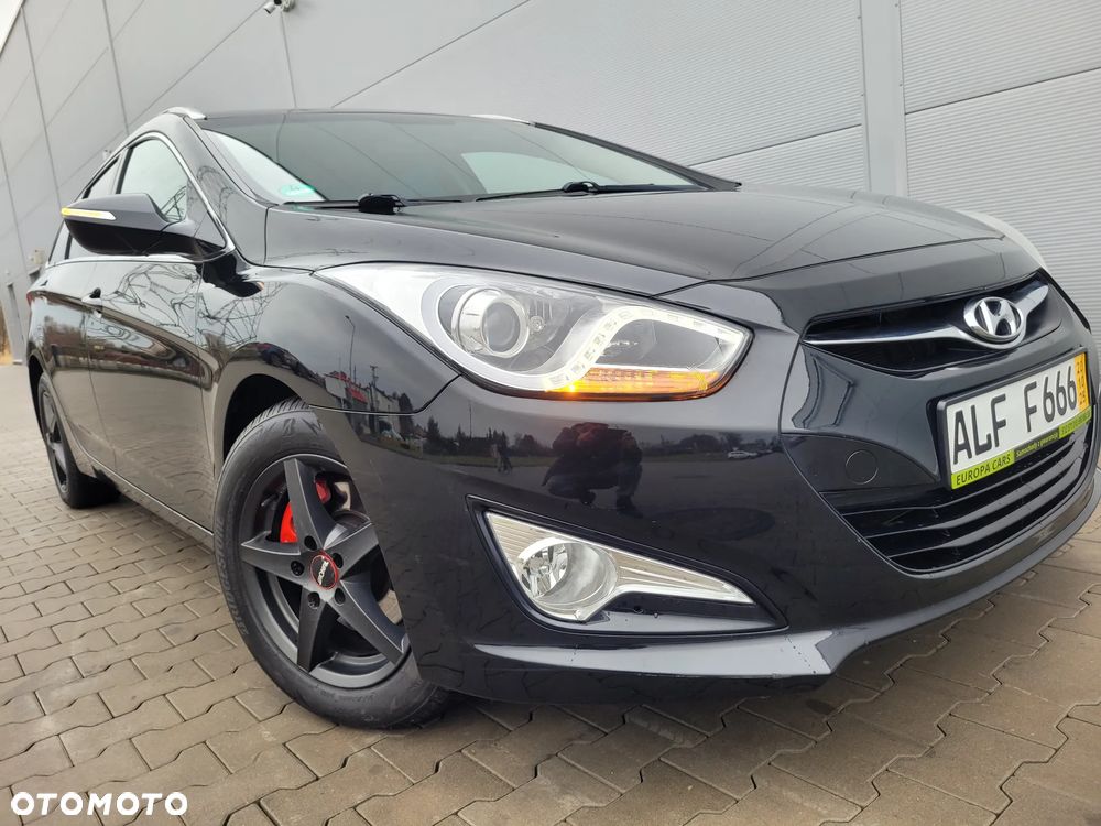 Hyundai i40 i40cw 1.7 CRDi Automatik Fifa World Cup Edition Silver - 19