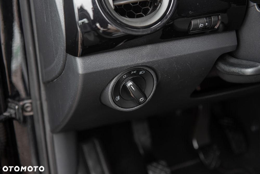 Volkswagen up! black - 17