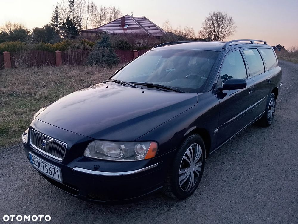 Volvo V70 D5 AWD Premium - 4