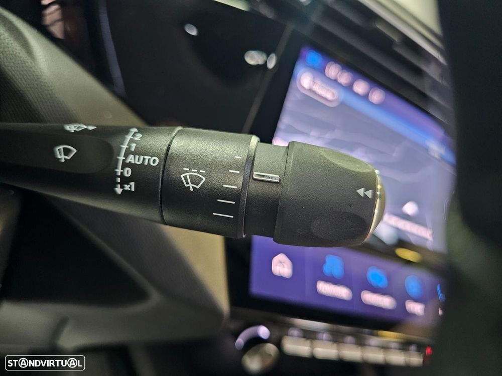 Peugeot 408 1.6 Hybrid Allure e-EAT8 - 19