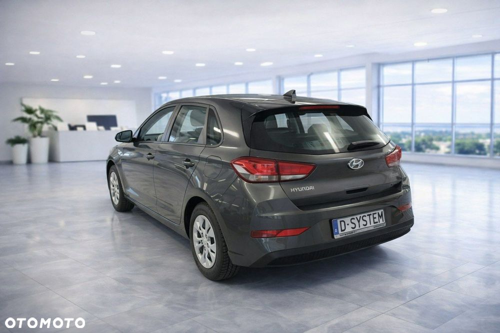 Hyundai i30 1.5 DPI Classic + - 5