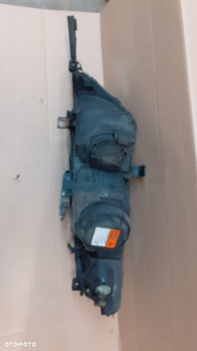 LAMPA PRZOD PRZEDNIA PRAWA HONDA CIVIC VIII UFO XENON+ŚLIZG USZKODZONE MOCOWANIE - 2