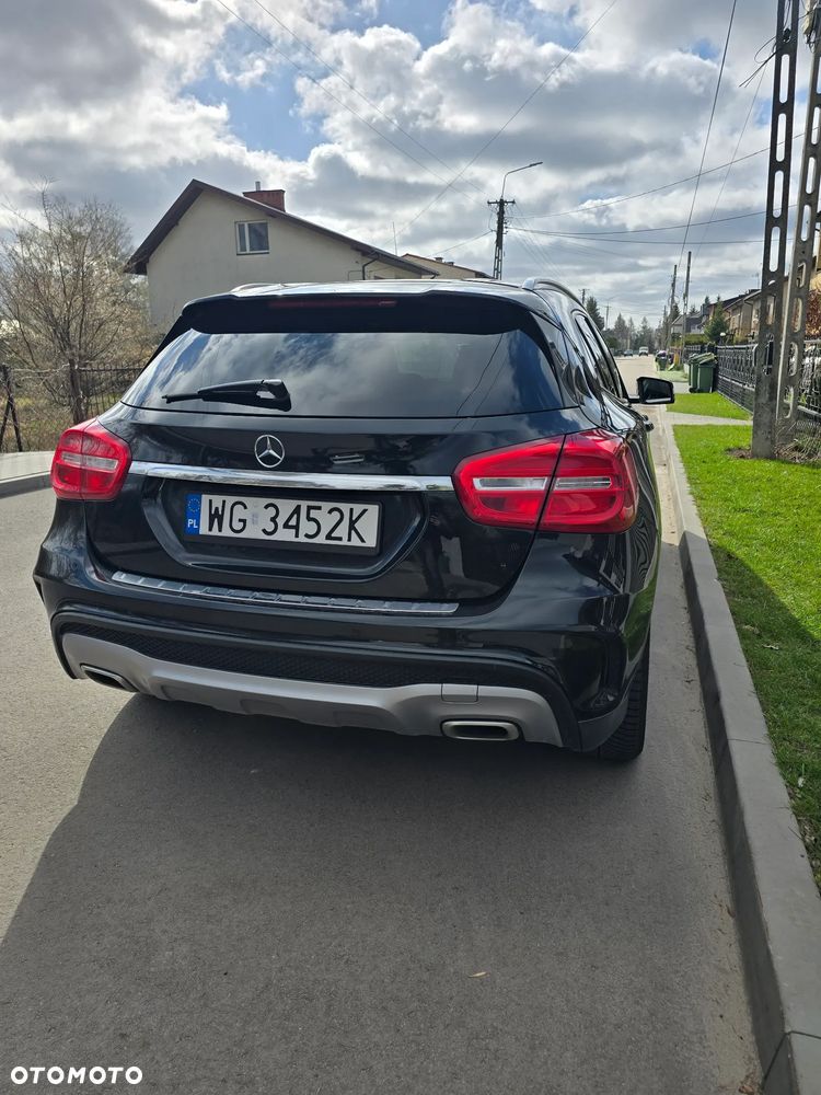Mercedes-Benz GLA 200 d 7G-DCT AMG Line - 4