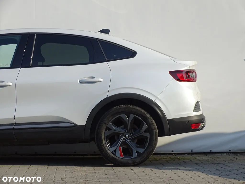 Renault Arkana E-TECH 145 R.S.LINE - 12