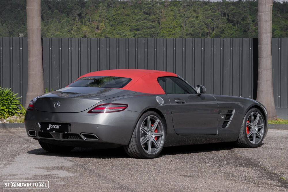 Mercedes-Benz SLS 63 AMG Roadster - 27